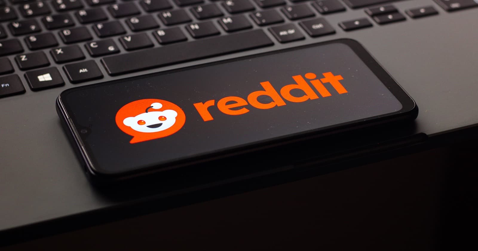 Reddit-ის აღმასრულებელი დირექტორი: Google-ის AI რეჟიმს პლატფორმაზე ტრაფიკი არ მოჰყავს