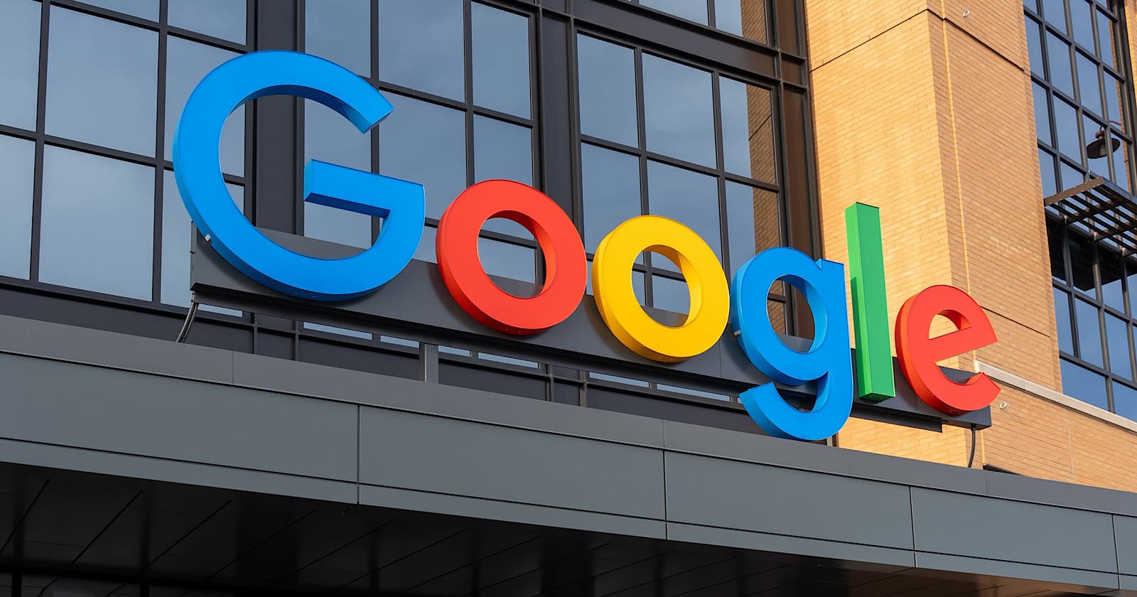 Google-ის მაისის ძირითადი განახლება დასრულდა: SEO სპეციალისტები მას მარტის განახლებაზე უფრო მასშტაბურად აფასებენ